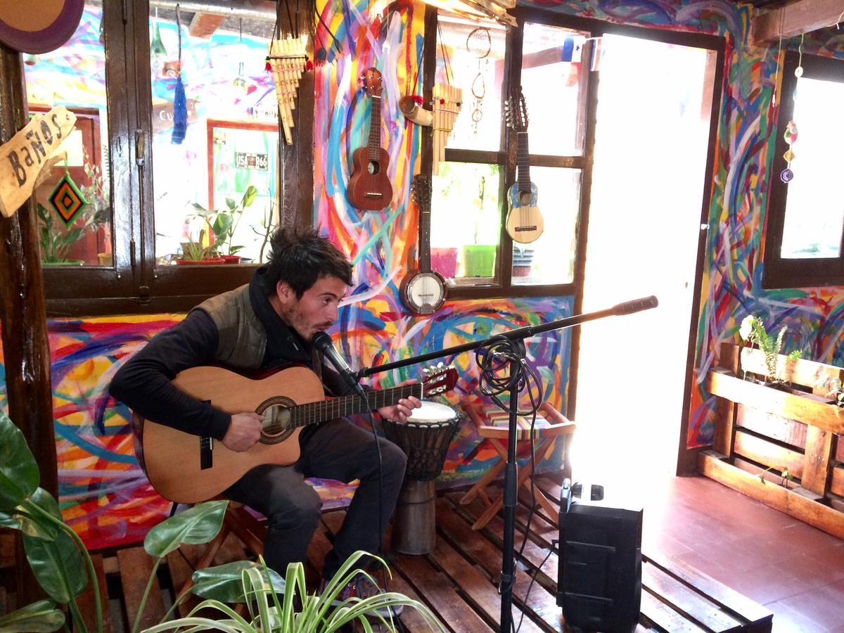 La Puerta Verde Hostel & Bar Humahuaca Buitenkant foto